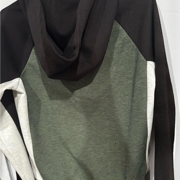 Aeropostale Green and Black Hoodie - Picture 4 of 5